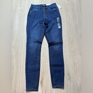 NWT Maurices Limitless High-Rise Jegging Size Small Short‎